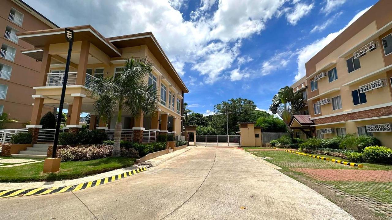 2 Bedroom And Studio Apartments With Private Pool And Gym In Vista Manors Verdant Puerto Princesa Exterior photo