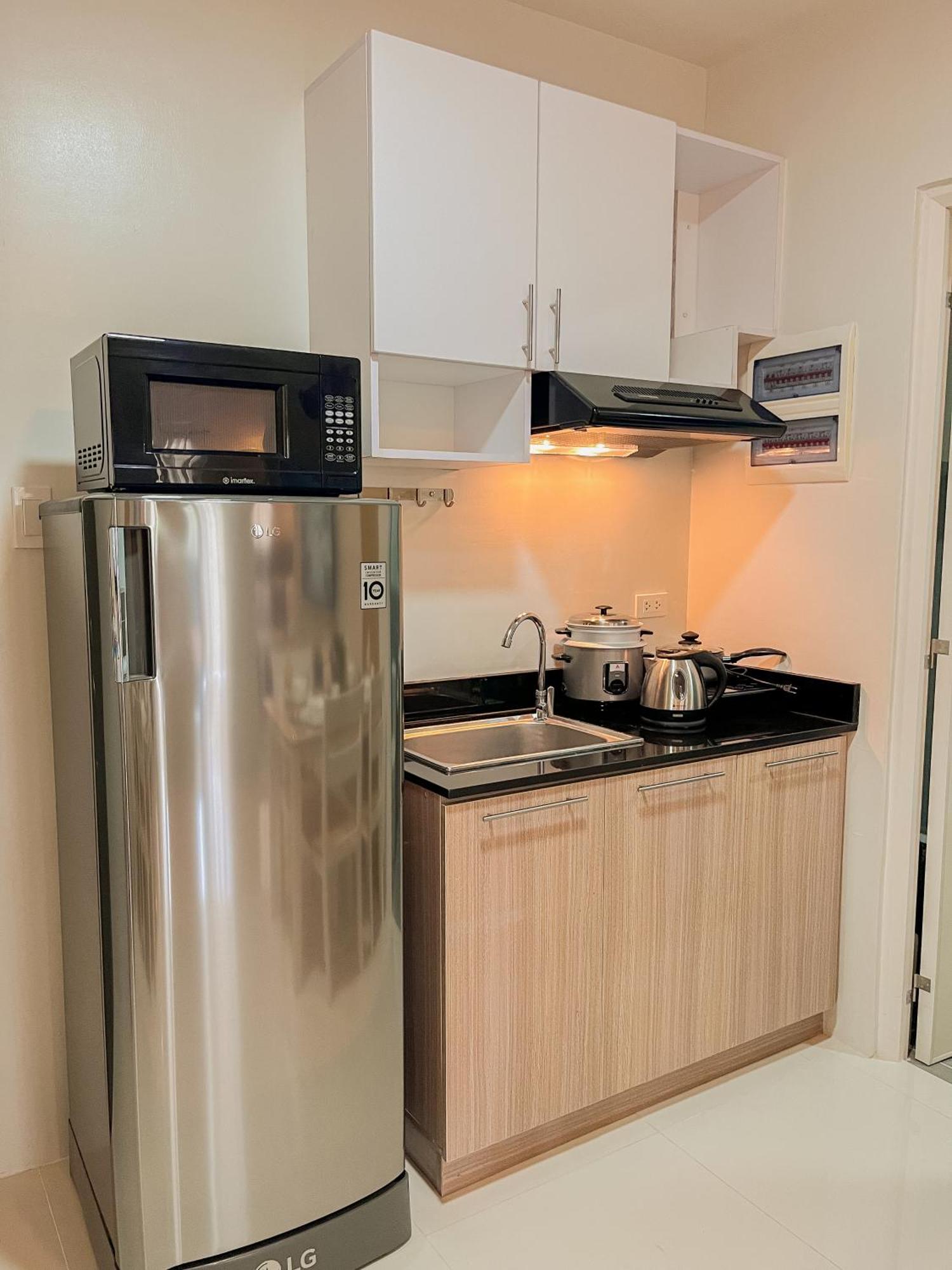 2 Bedroom And Studio Apartments With Private Pool And Gym In Vista Manors Verdant Puerto Princesa Exterior photo