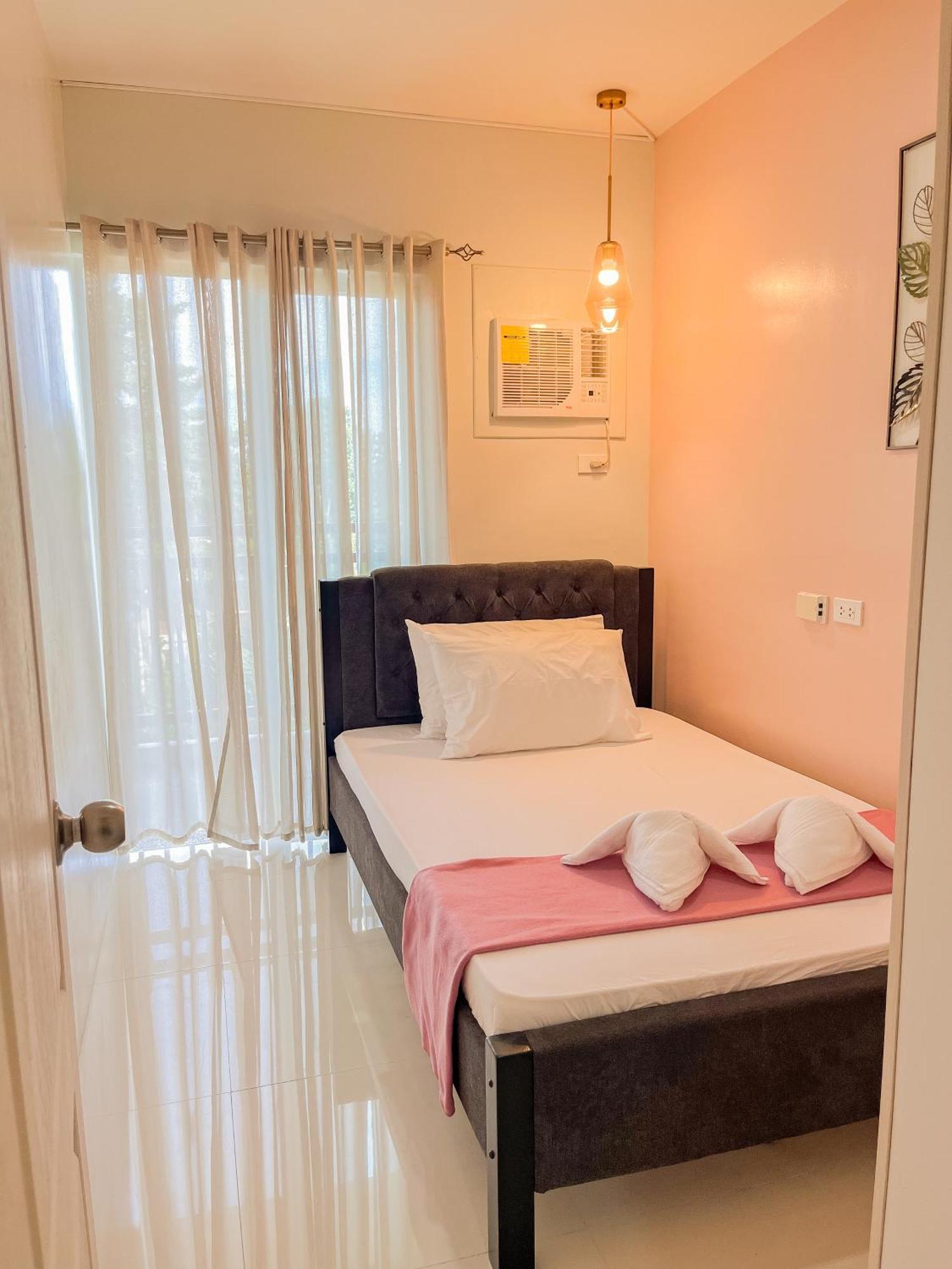 2 Bedroom And Studio Apartments With Private Pool And Gym In Vista Manors Verdant Puerto Princesa Exterior photo