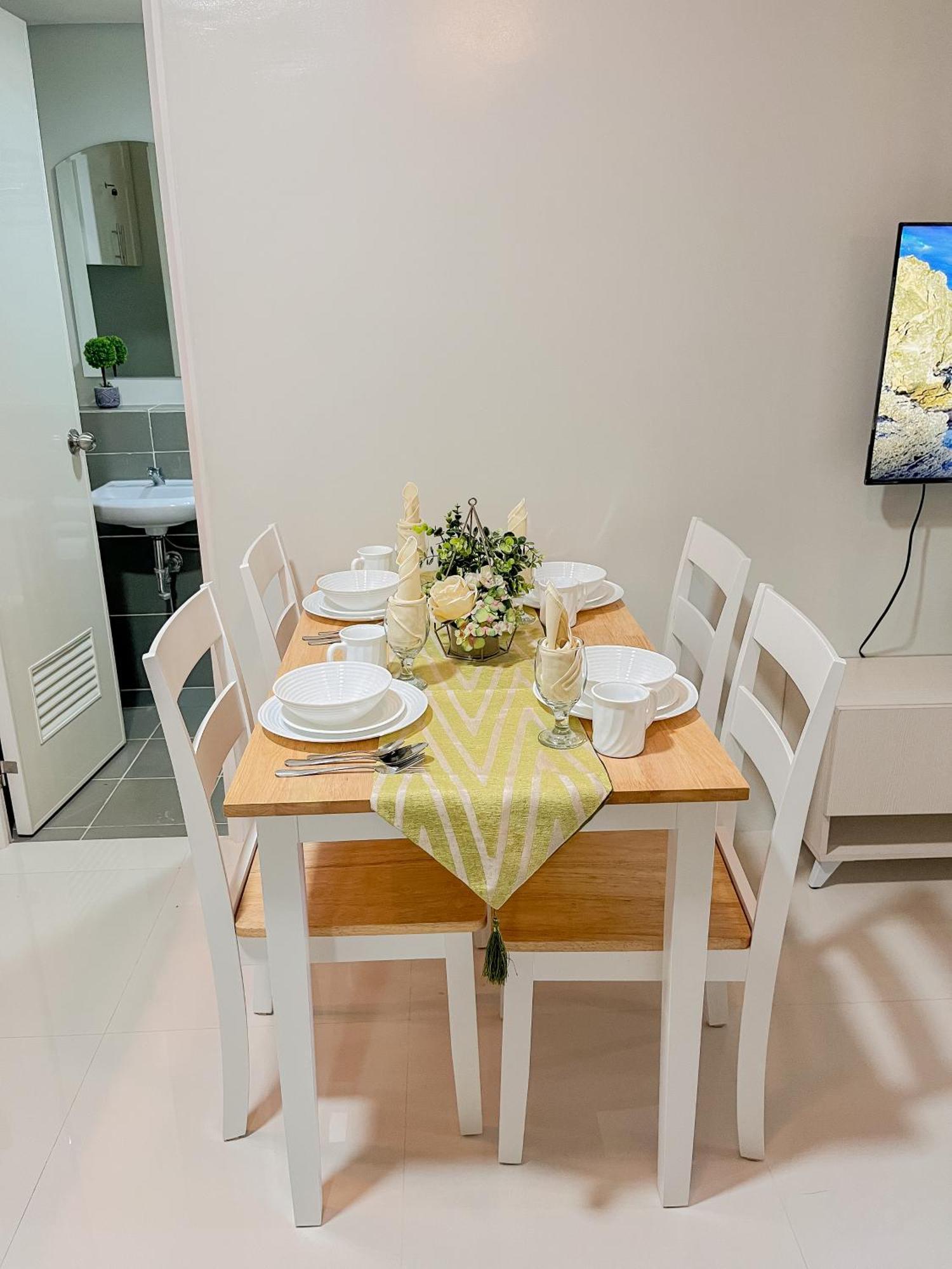 2 Bedroom And Studio Apartments With Private Pool And Gym In Vista Manors Verdant Puerto Princesa Exterior photo